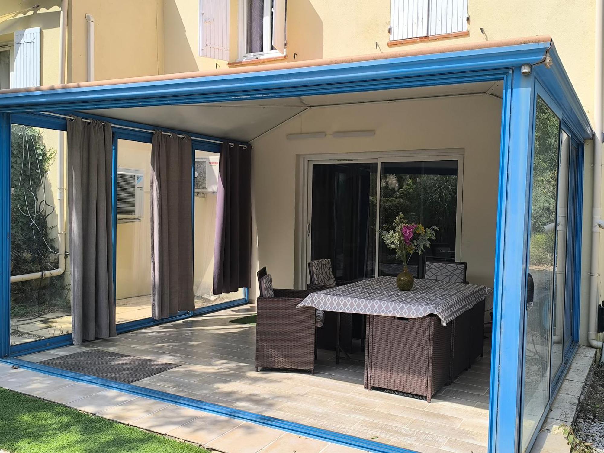 Villa Terre Neuve Син Екстериор снимка